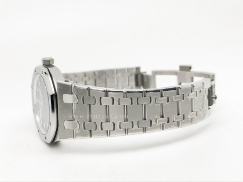 Royal Oak Ladies 67650ST 33mm SS/SS Blue/Stk ZF Sw Qtz