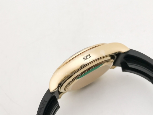 Daytona 126518LN CER YG/RU Blk/Gold/Stk RCF A4131