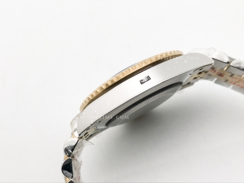 GMT II 126713 904 Jub YG/SS ARF SH3285 CHS