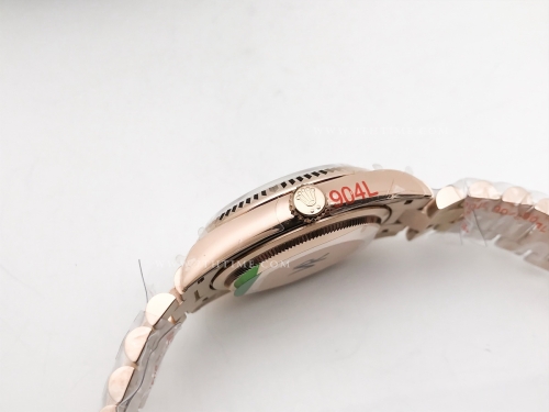 DayDate 36mm 128235 Wt 904L Flt RG/RG B-Grn/Bagu QF VR3255