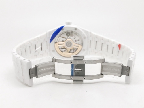 Royal Oak 41mm 15500 Wht CER/CER Blue APSF A4302