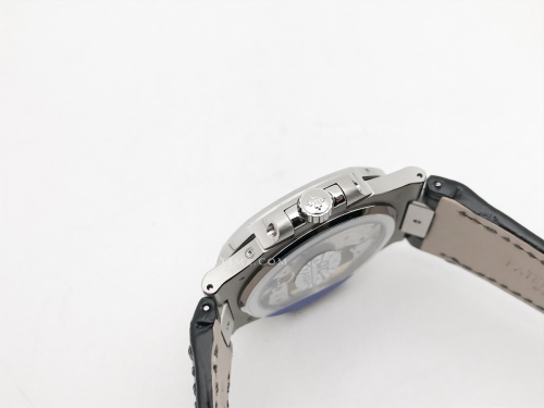 Nautilus Moon Phase 5722 Dia SS/LE Blue PPF A240