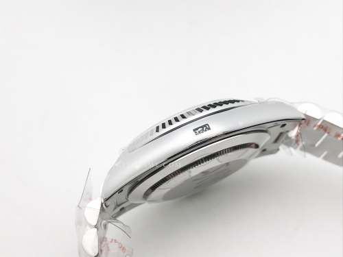 DayDate 40mm 904L Flt SS/SS G-Blue/Rm/Stk GMF A2836