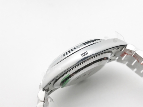 DayDate 40mm 904L Flt SS/SS Green/Ara GMF A2836