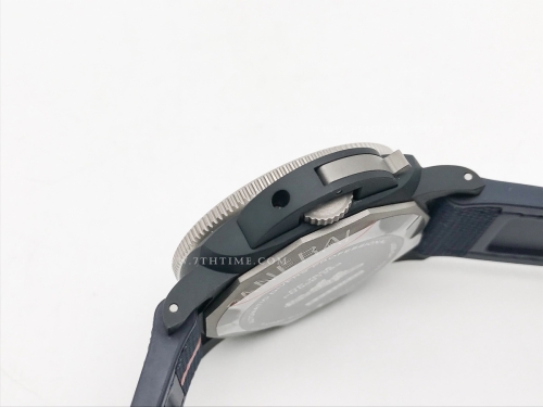 PAM1466 Submersible Luna Rossa CER/RU Blue VSF P900