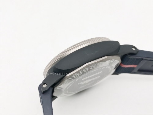 PAM1543 Submersible Luna Rossa CER/RU White VSF P900