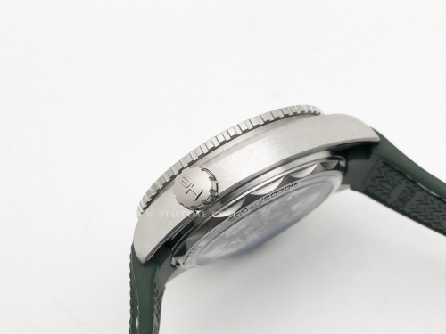 Planet Ocean 43.5mm Grn Cer SS/RU Silv VSF A8900