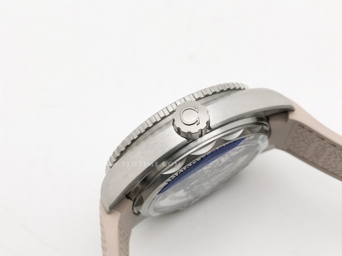 Planet Ocean 43.5mm Brz Cer SS/RU Beige VSF A8900