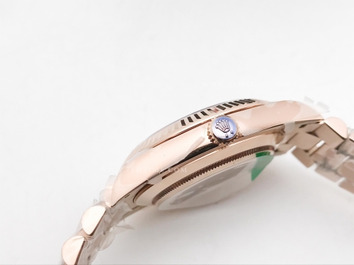 DayDate 40mm 904L Flt Wt RG/RG Grn/Rm/Stk TMF SH3255