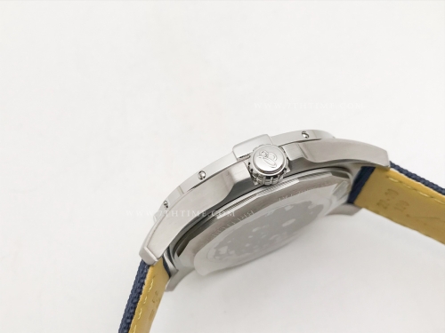 Avenger 44mm SS/NY/LE Blue OXF A2824