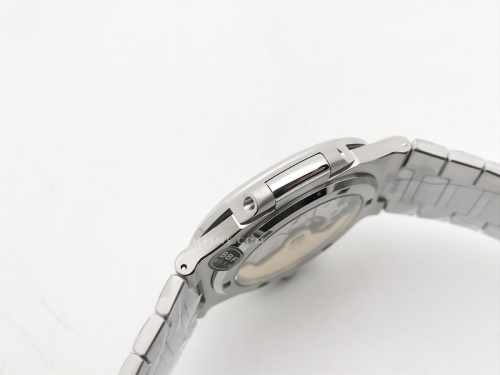 Nautilus Jumbo 5711 SS/SS White/Stk BBF DD324