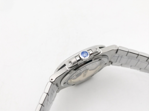 Nautilus Jumbo 5711 SS/SS Blue Tiff/Stk BBF DD324