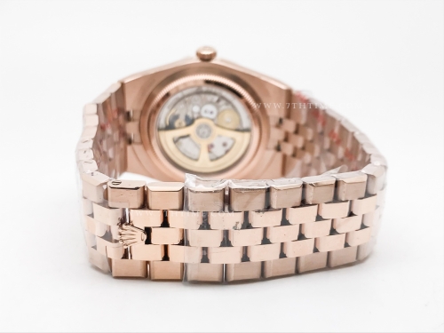 Land Dweller 40mm Wt Dia RG/RG Wht/Dia YYF A7135