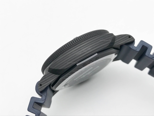 Submersible QuarantaQuattro 44mm FC/RU VSF P900