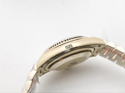 DayDate 36mm Wt 904L Flt YG/YG Silv/Dia QF VR3255