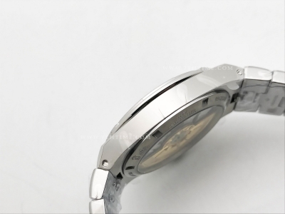 Overseas 4500V SS/SS Blue MKS MY9015 Cal5100 $378.00