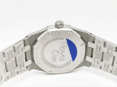 Royal Oak Ladies 67650ST 33mm SS/SS Red/Ara ZF Sw Qtz