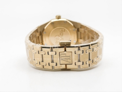 Royal Oak Ladies 67651BA Dia YG/YG Blue/Stk ZF Sw Qtz