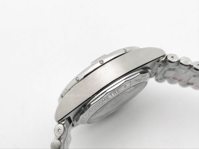 Chronomat B01 England SS/SS Wht/Stk BLS Asia 7750