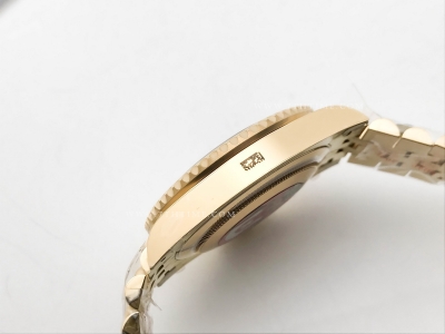 GMT II 126718 904 Jub YG/YG Clean DD3285 CHS