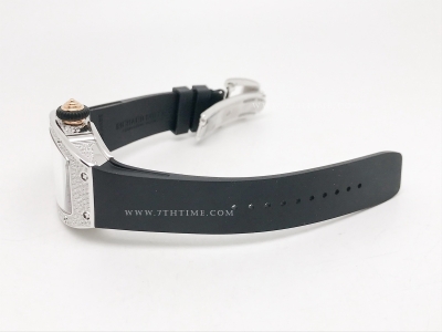 RM07-01 Snow Diam SS/RU Blk/Red Skele ZF CRMA2