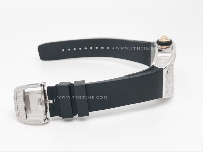 RM07-01 Snow Diam SS/RU Blk/Red Skele ZF CRMA2