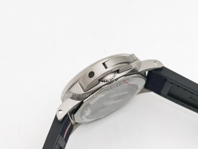 Submersible GMT Luna Rossa 42mm TI/NY Blue VSF P900