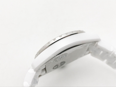 XHANEL J-12 38mm Wht CER/CER MOP/Num Dia HTF A2892