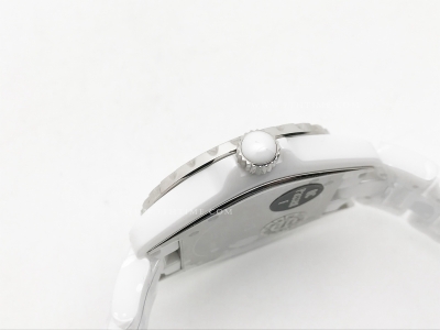 XHANEL J-12 38mm Wht CER/CER Wht/Graffiti HTF A2892