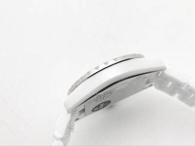 XHANEL J-12 38mm Wht CER/CER Wht/Graffiti HTF A2892