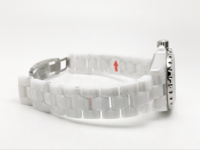 XHANEL J-12 33mm Wht CER/CER Wht/Blue Num HTF Qtz