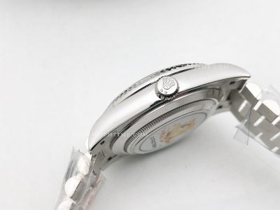 DayDate 40mm 228239 904L Flt Wt WG/WG O-Blue/Rm KF VR3255