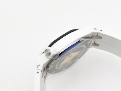 Royal Oak Offshore Diver 15707 Wht CER/RU Wht ZF A3120