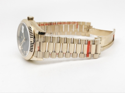 DayDate 40mm 904L Flt YG/YG Blk/Rm GMF VR3255