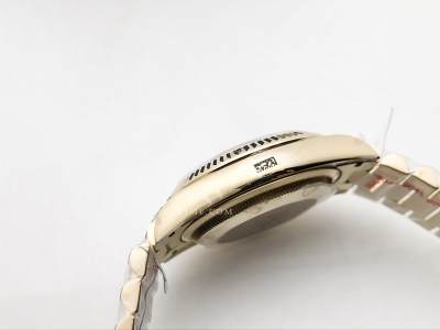 DayDate 36mm Wt 904L Flt YG/YG Wht/Rm/Stk QF VR3255