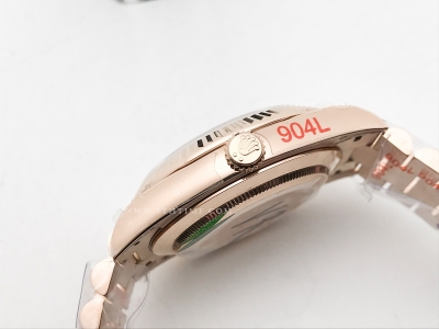 DayDate 40mm 904L Flt RG/RG O-Grn/Rm/Stk GMF VR3255